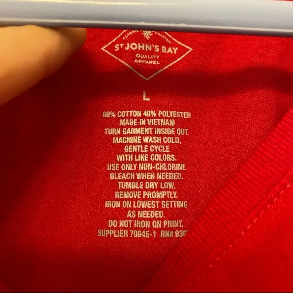 St. John's Bay Short Sleeve Americana USA stars flag  patriotic V Neck T-shirt L - Picture 6 of 7